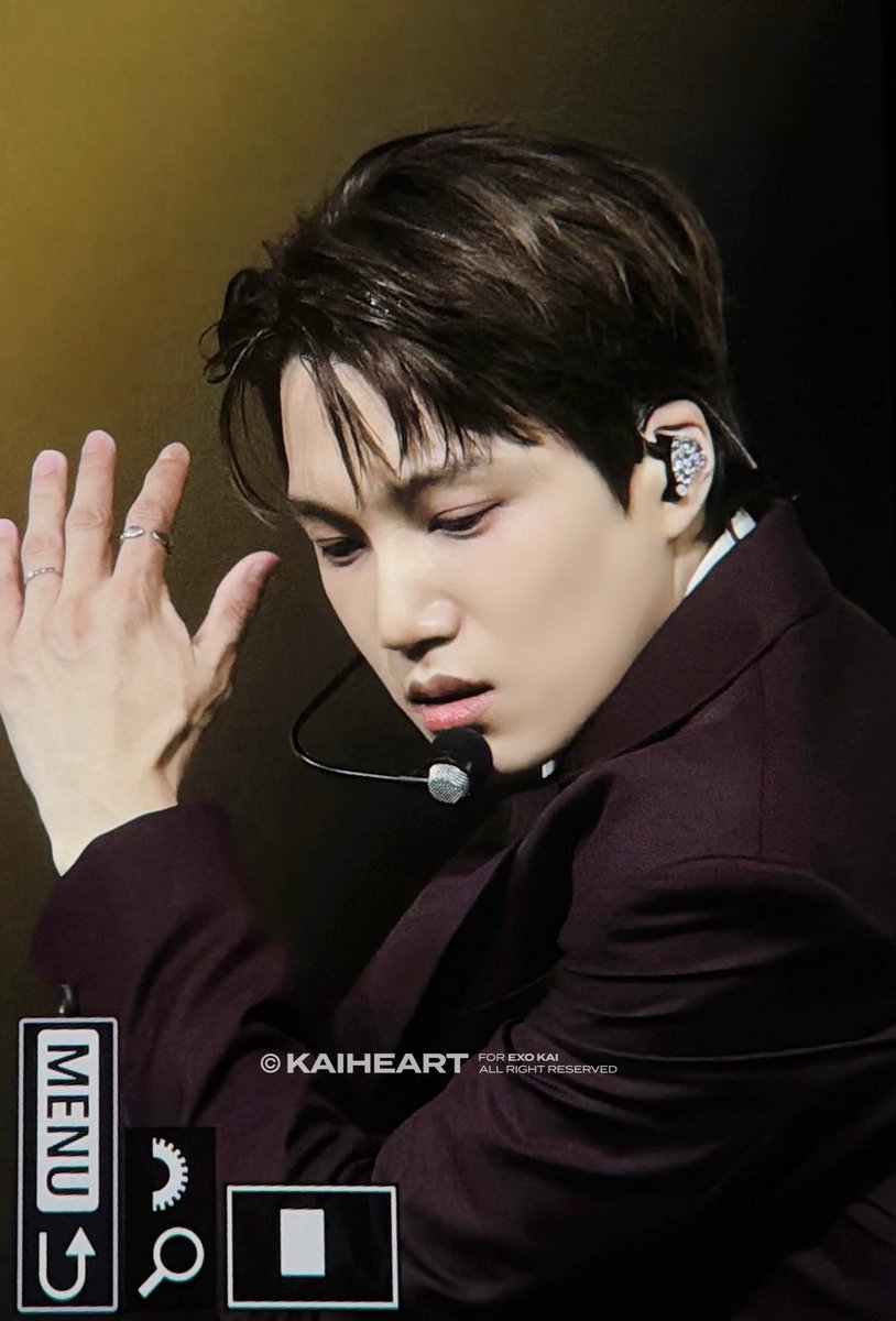 KAI_HEART_114's tweet photo. 260530 메가콘 
#KAI #카이 #종인 #엑소카이 https://t.co/8OgqEZrSZR