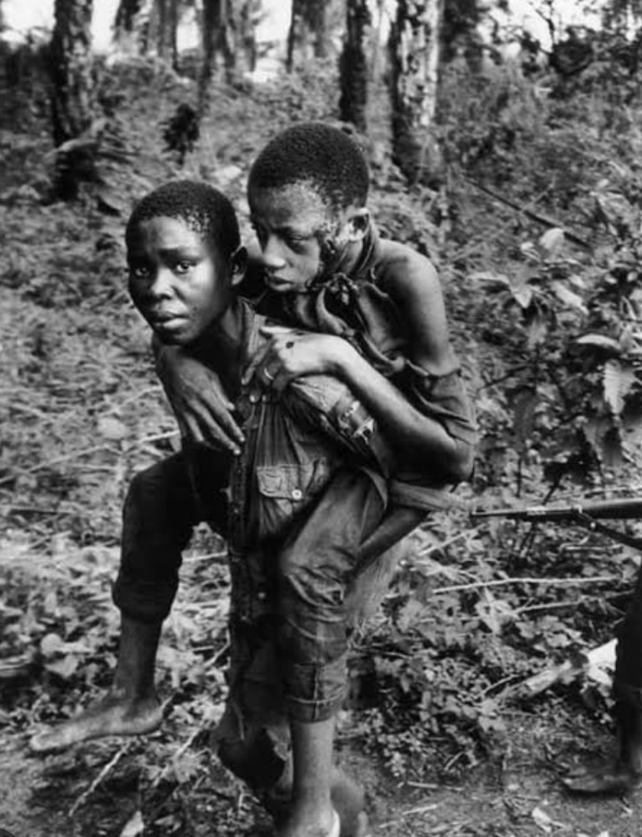 VivianIfeomaOj's tweet photo. Today we remember Biafrans who are gone but never forgotten.

Ozoemena 🕯️🕯️🕯️ https://t.co/nK18dVP9rE