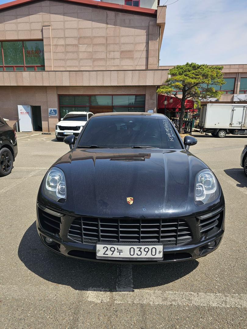 RidePlugNG's tweet photo. Porsche MecanS
2017
Petrol ⛽
Doorstep delivery: 25m naira https://t.co/o225bqBJWK