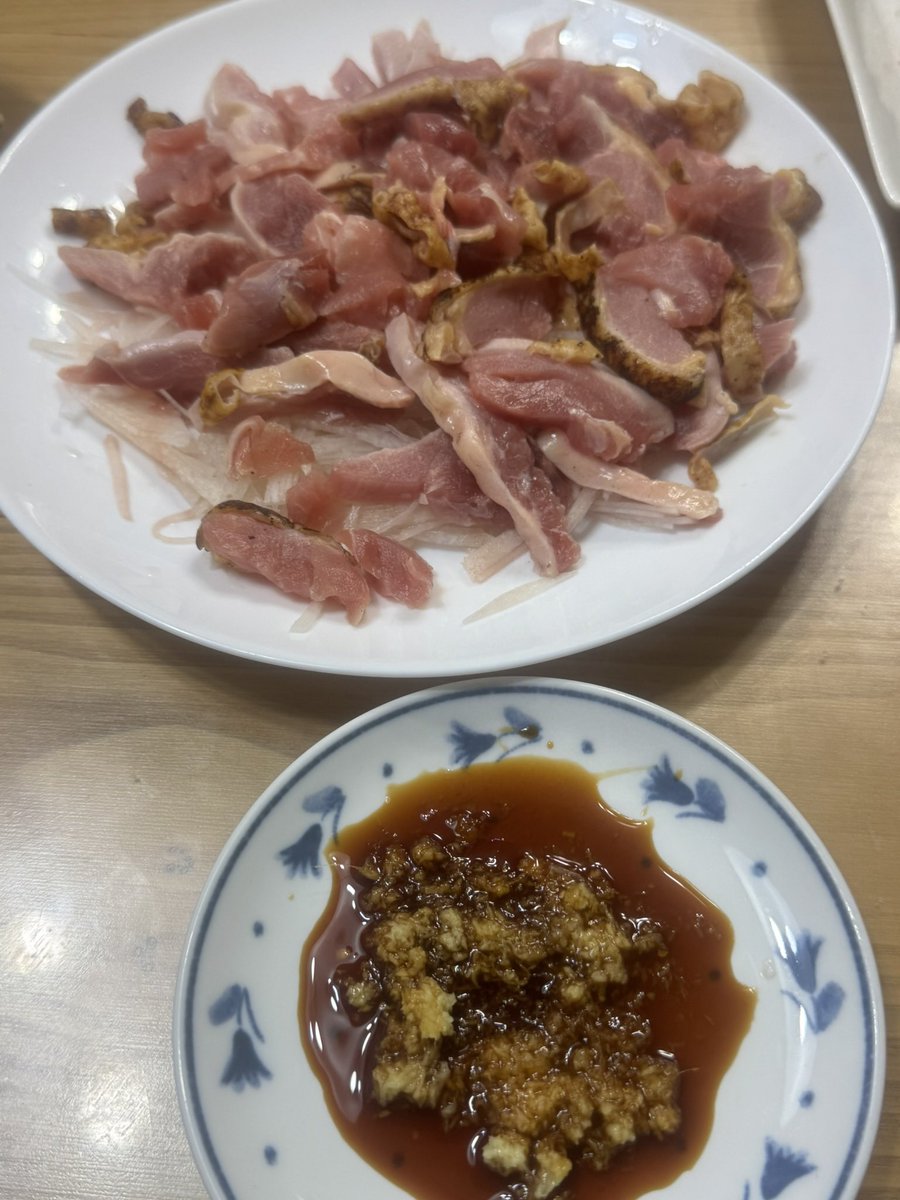 samiya58's tweet photo. @jado_dt むね肉の鳥刺し？

私は少し硬いもも肉の方が好きです。

生姜醤油でいただきます。

関東地方では食べる習慣が無いのでいつでも食べられるように冷凍在庫してあります。 https://t.co/gOw9KGRhaK