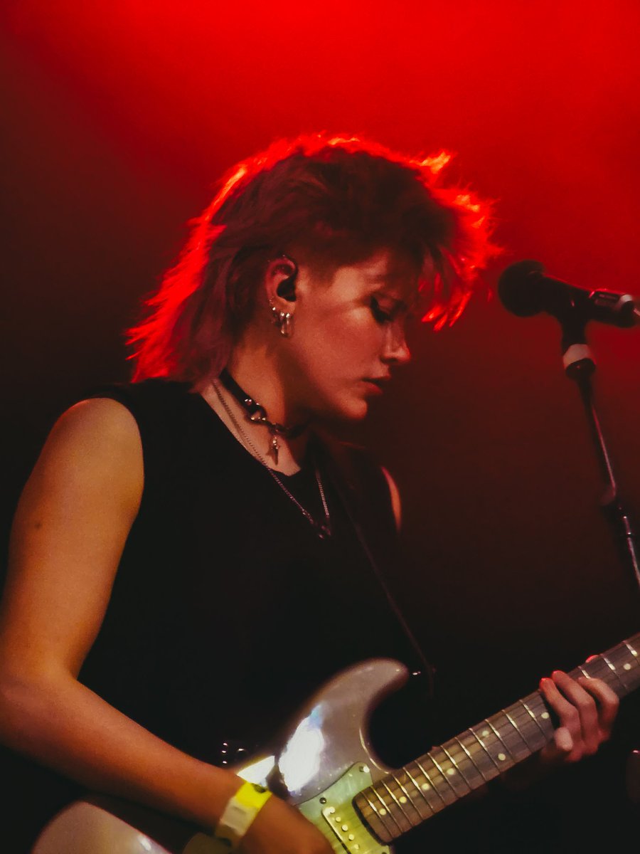 rockchick1232's tweet photo. Will be forever proud of my friends! Their band Too Red is slowly making waves in the music biz, and I also snapped some cool pics! https://t.co/C3vvre3m8q
