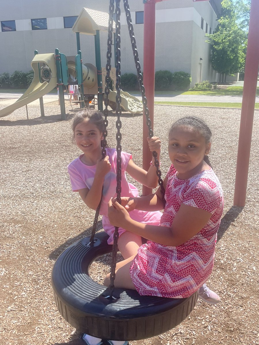 alitaylor3rd's tweet photo. 3rd Grade Fun Day! #ivyhillleague https://t.co/DcQYba5Kkh
