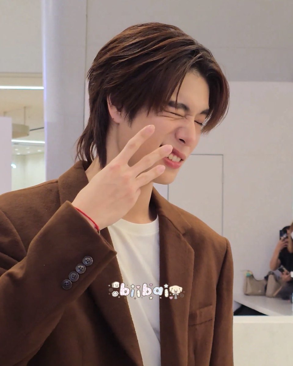 nanpepiwoo's tweet photo. 🤎✨🫠☕️ ภูวินทร์หล่อน่ารักมากจัง เติมแมวววด้วยㅠㅠ 

— #phuwintang 
#BirdyBaristaxPHUWIN https://t.co/pvVGdeFHeg