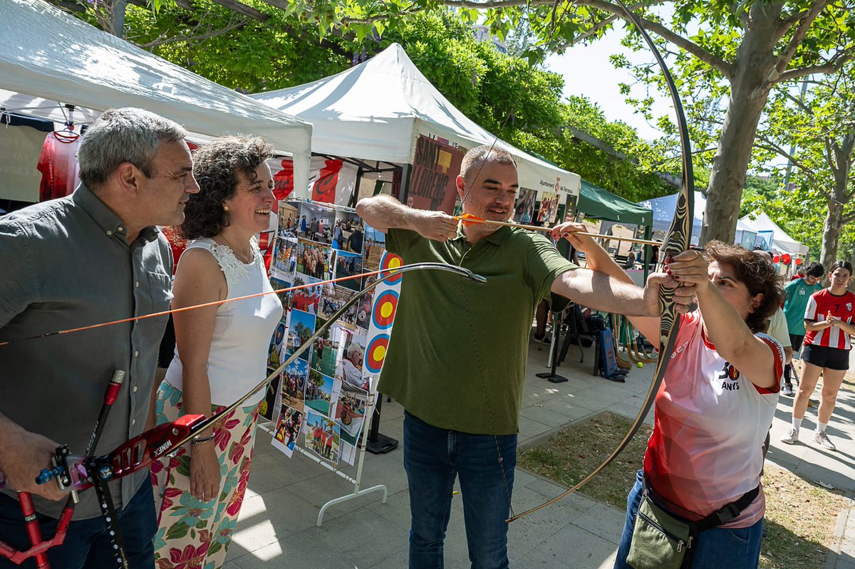 jordi_ballart's tweet photo. 🏅 Aquest matí hem visitat la V Fira de l’Esport a Vallparadís, que enguany acull també la cloenda dels Jocs Esportius de Catalunya 2025-2026 del @CEVOTerrassa.

Una jornada per reconèixer l’esforç dels esportistes i la tasca dels clubs que fan créixer l’esport terrassenc. 🏀👏 https://t.co/Dw0RMat5dU