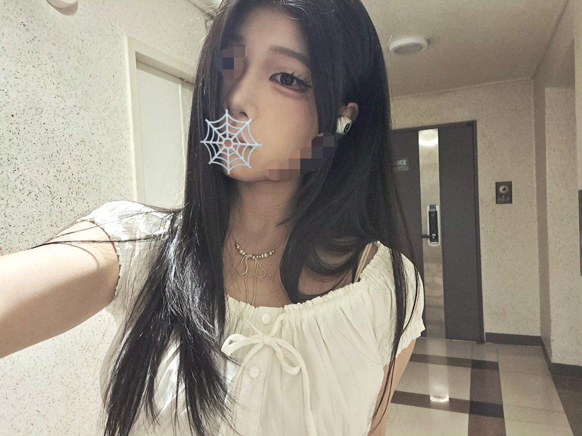 이계정버림트친들아팔걸었으니까확인좀해줘라 tweet media