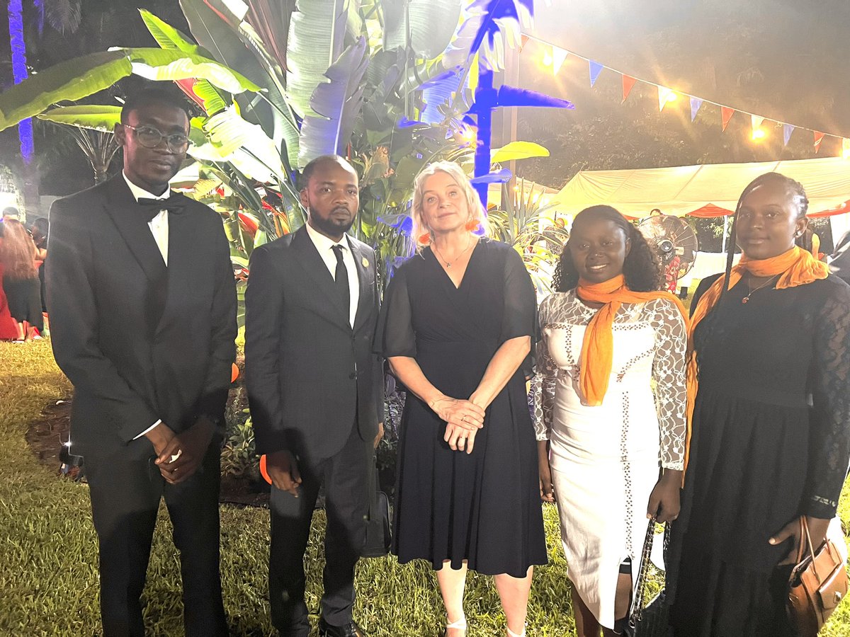 GrEtumba's tweet photo. À l’occasion de la fête du Roi des @NLenRDC @NLinSenegal j’ai conduit une équipe des jeunes auprès de l’ambassadrice ce pays en RD Congo. 
Nous avons pris au niveau rendez-vous à la grande journée intergénérationnelle @dialogueinterg1 le 25 juin 2026 à la Halle de la Gombe #IFK https://t.co/FKAlRUWYks