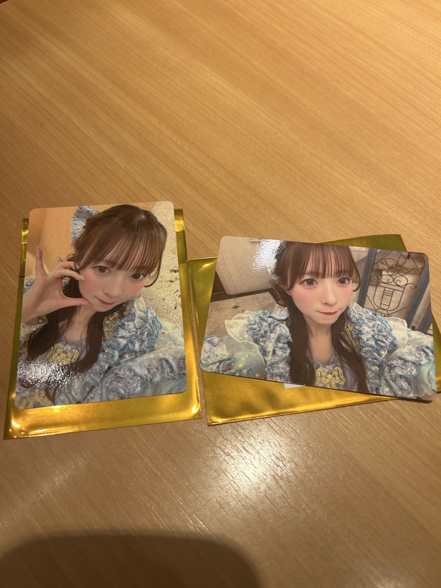 緋色 tweet media