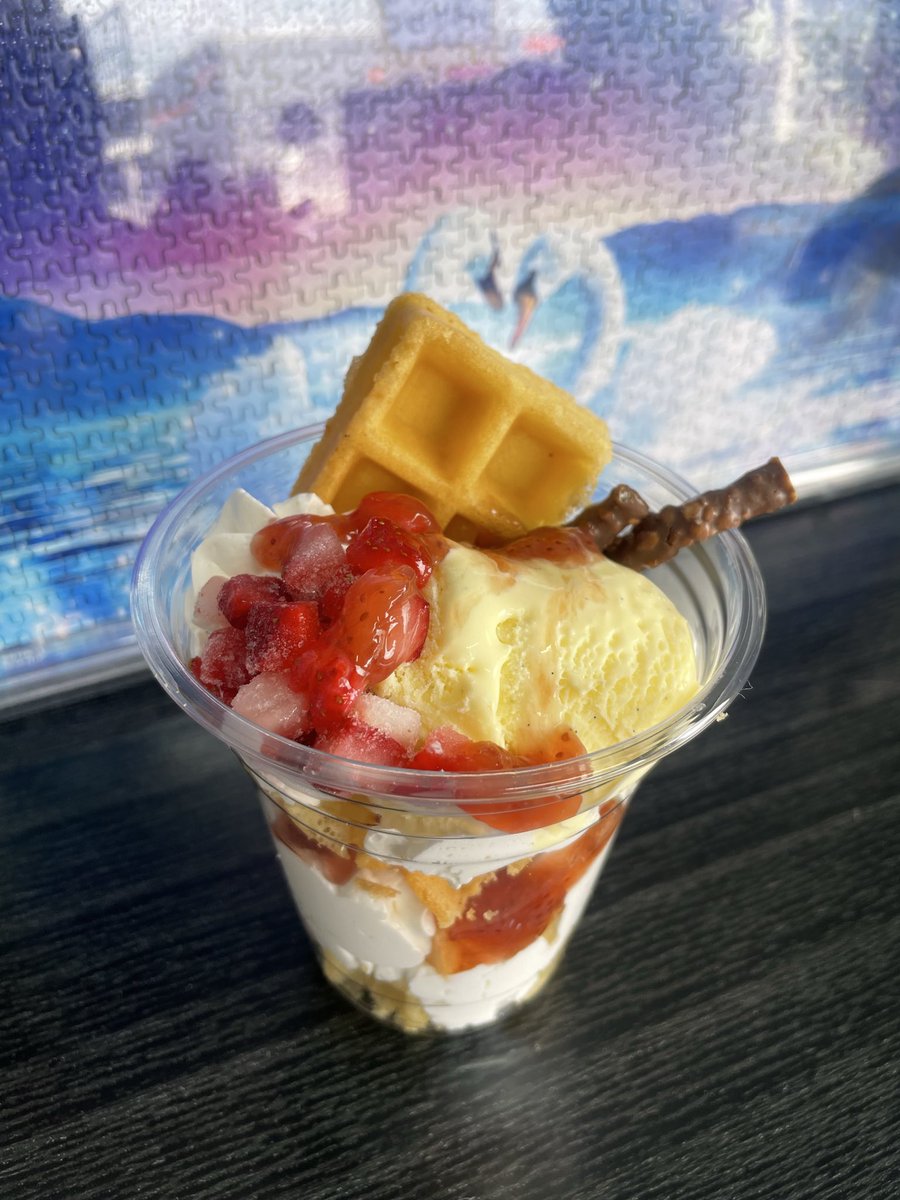 KitchenMiko's tweet photo. 5月31日(日)
Kitchen Mikoニラクの日　最終は
ニラク須賀川店様になります✨
時間は11時から18時まで！

ワッフルパフェ😋
たっぷりホイップにアイス🍨
食べ応え👌
二本松店様では好評でした😆

5月最終日、
是非遊びに来てください😊

#ニラクの日
#須賀川店
#ワッフルパフェ https://t.co/HEz1IjC3nZ