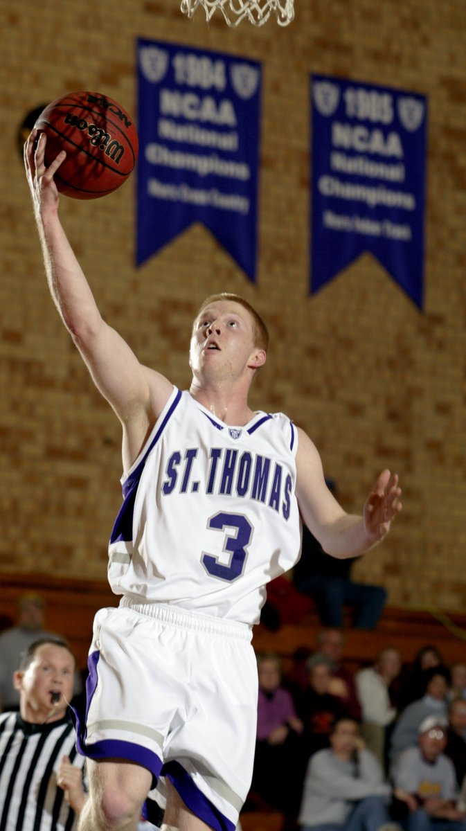 TommieMBBall's tweet photo. Throwing back to the Sean Sweeney days

Congrats on being named the @OrlandoMagic Head Coach and good luck in Game 7 tonight!

#RollToms | #USST https://t.co/DNLBILuroJ