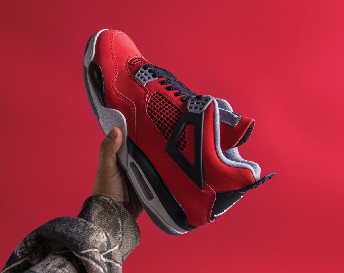 stadiumgoods's tweet photo. Back for the first time since 2013. 🔴🔨 The Air Jordan 4 "Toro Bravo" officially returns today.

https://t.co/lhJmhxvsME https://t.co/R8wHOeCAig