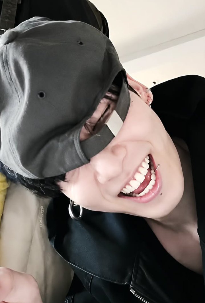 97Jungukk's tweet photo. Do you love him? https://t.co/G4KsHKnoRH