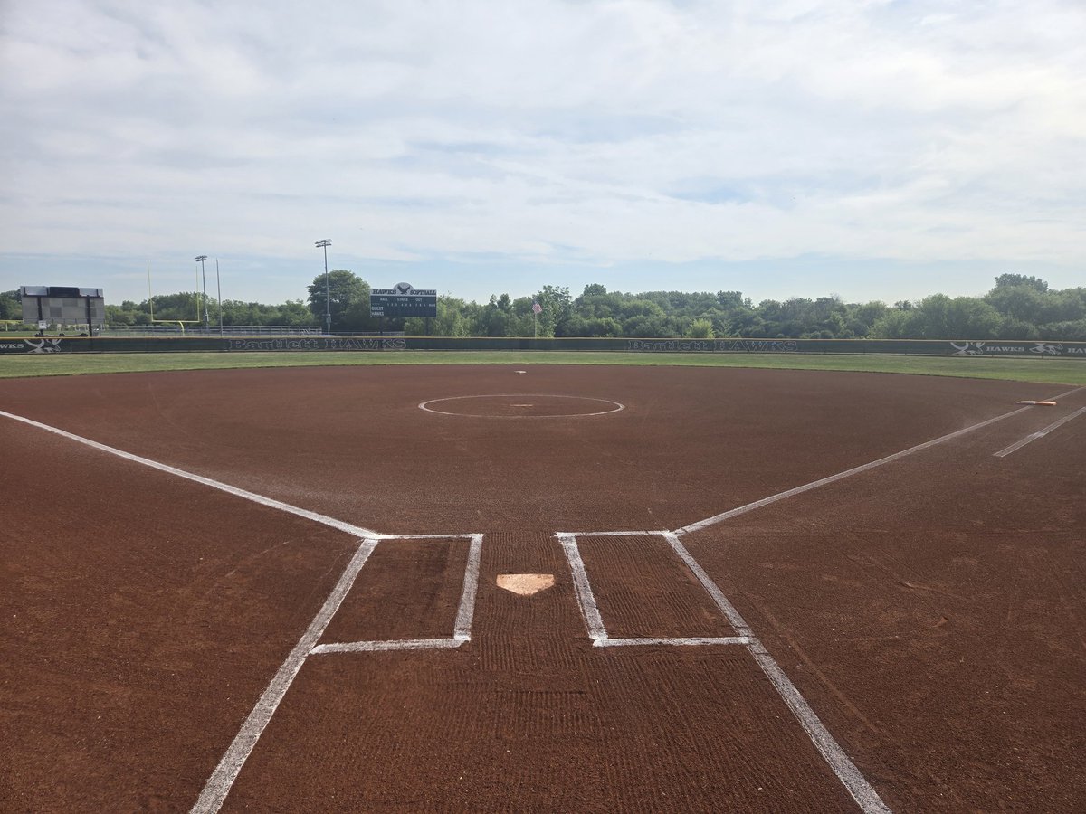 jameswolfsmith's tweet photo. It's not Heaven(or Iowa)   it's Bartlett. Field is ready for the Sectional Championship.
Good luck to @stce_softball and @FremdSoftball in their contest today. https://t.co/bk5cPHKxta