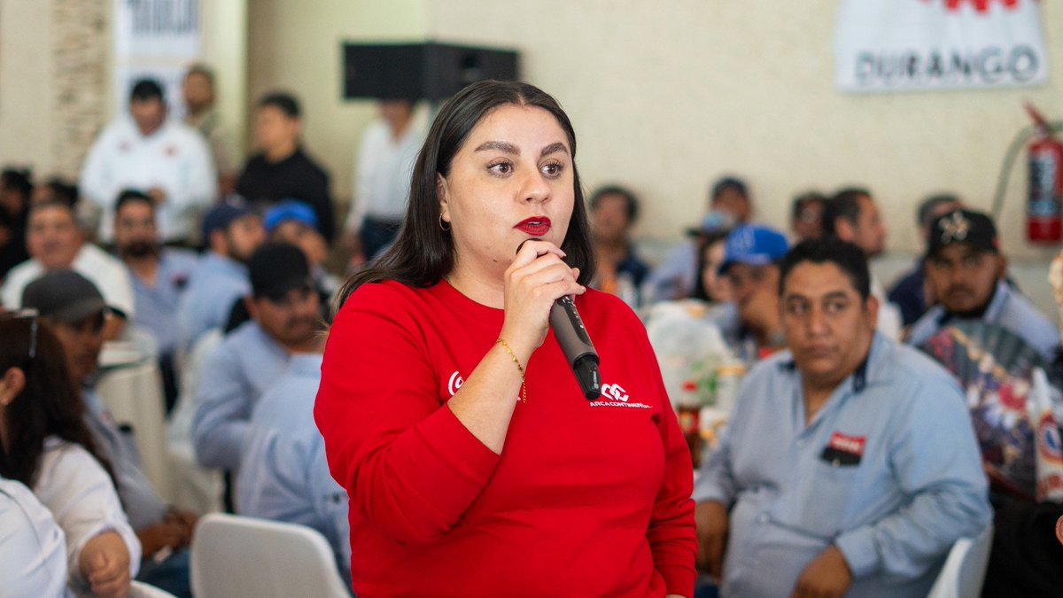 tereso_medina's tweet photo. Escucharlos, intercambiar ideas y compartir este espacio de diálogo abierto me confirma que el mejor camino para fortalecer a nuestra central obrera es mantenernos cerca de quienes todos los días trabajan, producen y sostienen a sus familias. https://t.co/fRFVNHqLgk