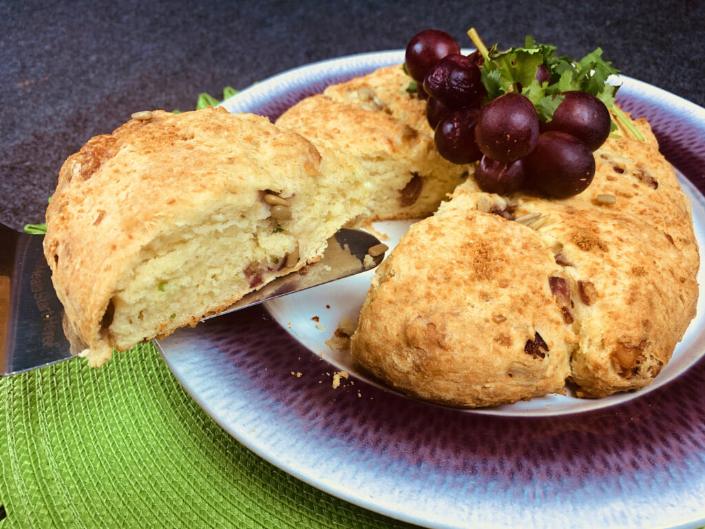 GGoodtaste's tweet photo. 🍇Savory Grapes ‘n Brie Scones make any meal special. They are easy & flexible - use your fav flavor combo. These are filled with grape pieces & brie. seems a great choice for #InternationalSconeDay - certainly brightened our day. Find the #SconeDay recipe ⬇️ https://t.co/EcEhWl11UJ