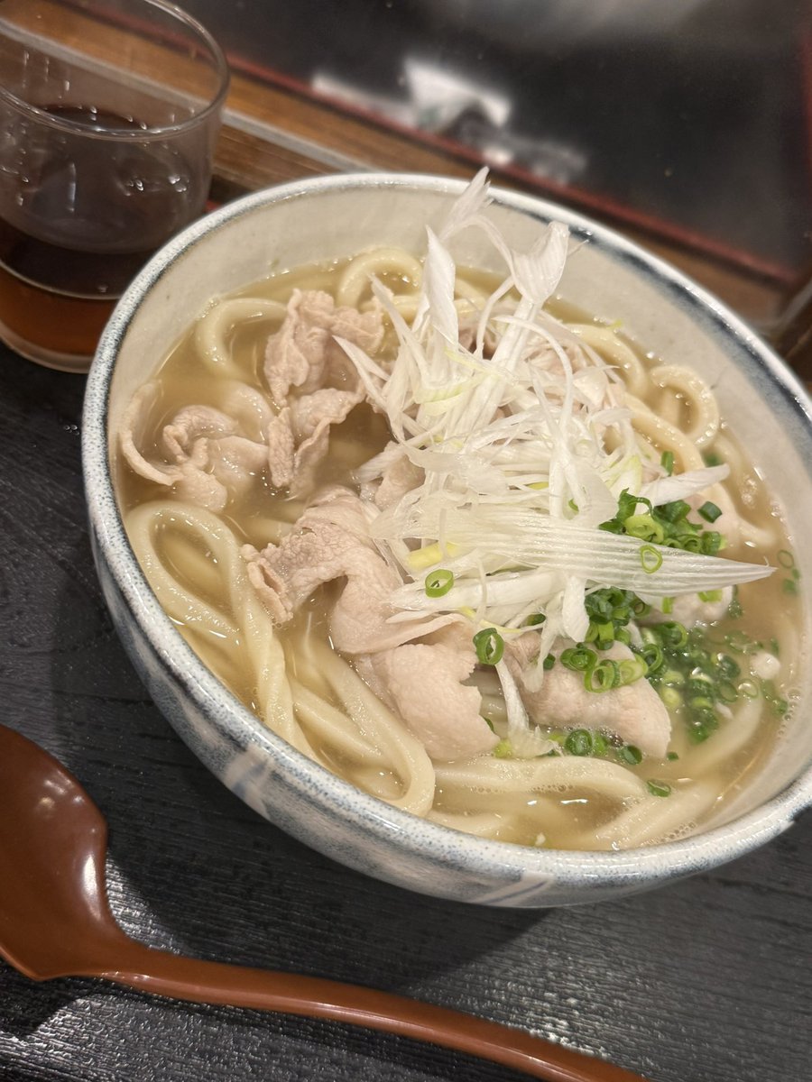 micchiy5's tweet photo. テニス終わりの岩中豚の肉うどん最高です https://t.co/IES3YQDcGu