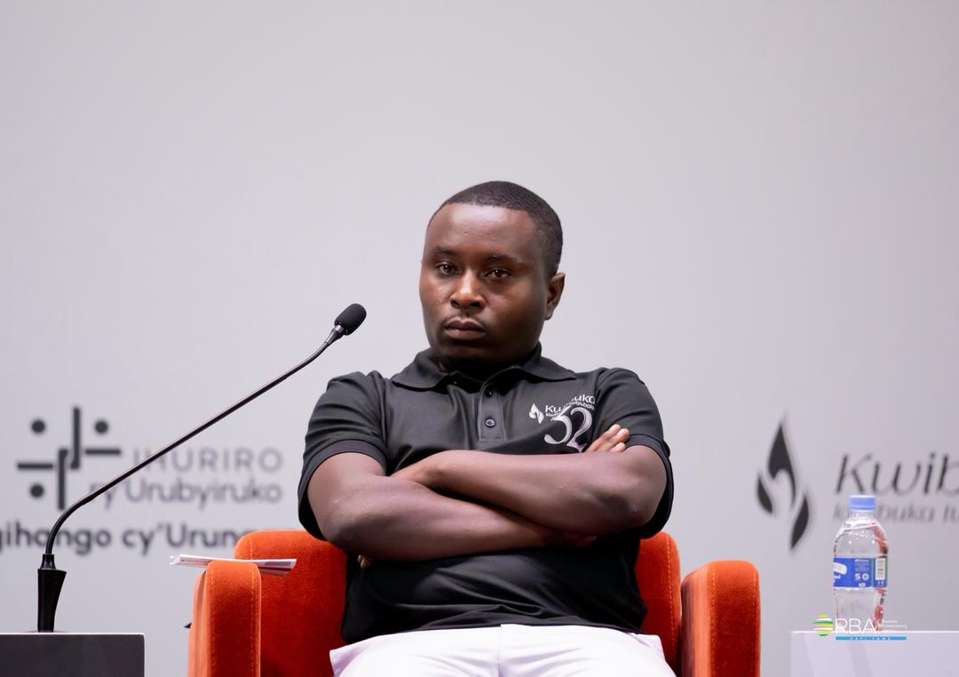 rbarwanda's tweet photo. Abitabiriye Ihuriro ry’Urubyiruko, Igihango cy’Urungano riri kubera mu Intare Arena, bari kuganira ku miterere y’imvugo z’urwango n’ingengabitekerezo ya Jenoside mu Rwanda no mu karere u Rwanda ruherereyemo, imiyoboro ikoreshwa mu ikwirakwizwa ryayo n’ingaruka zayo.

Iki kiganiro cyahuje abarimo Umushakashatsi Dr Eric Ndushabandi ndetse na Nkurunziza Patrick wahoze mu Mutwe w’Iterabwoba wa FDLR. #RBAAmakuru #Kwibuka32