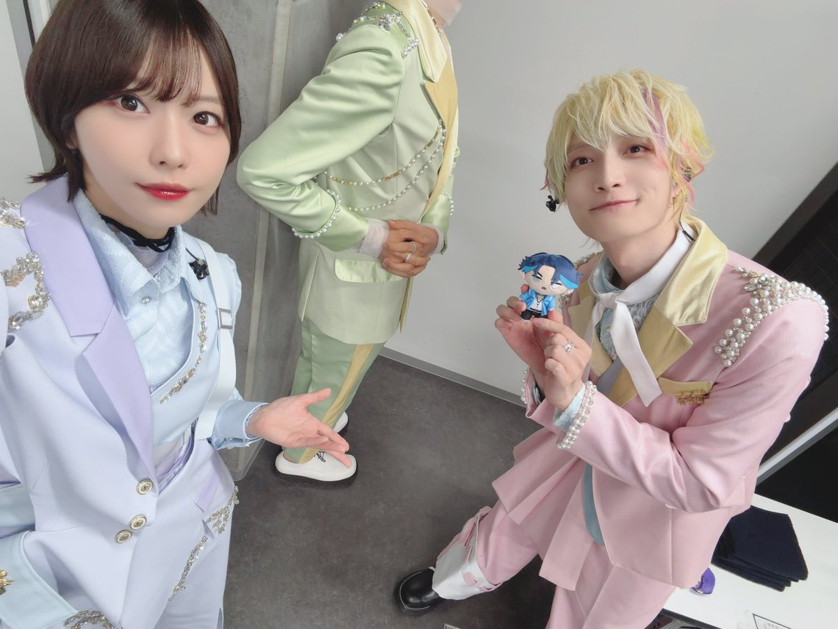 SumiyaTetsuei's tweet photo. #パラライ Dope Show 1日目ありがとうございました！！！！！

ほんととっしーさんや皆さんに助けられながら、ステラのみんなにも温かく見守られながら、無事MCをこなすことができてよかったです！！！笑

約束通り近藤さんに1日VISTY加入してもらいました！！笑

明日もよろしくお願いします！！！ https://t.co/IrEDT3dReo