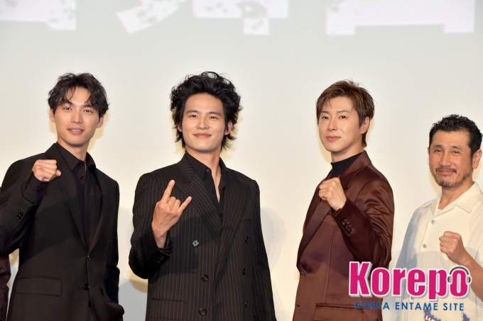 Kkorepo's tweet photo. 「取材レポ」#ユンホ（#東方神起）「日本の映画初出演作品がこの作品でよかった！」映画『TOKY BURST -犯罪都市-』公開初日舞台挨拶開催！
#TOKYBURST #犯罪都市
🔗https://t.co/OkWWwKZBbU https://t.co/wZCMeVUvz2
