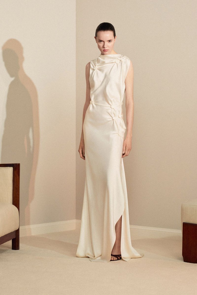 LaModeUnknown's tweet photo. The looks of ✨️Victoria Beckham✨️ Resort 2027.🪡 https://t.co/Gz8zNtie9d