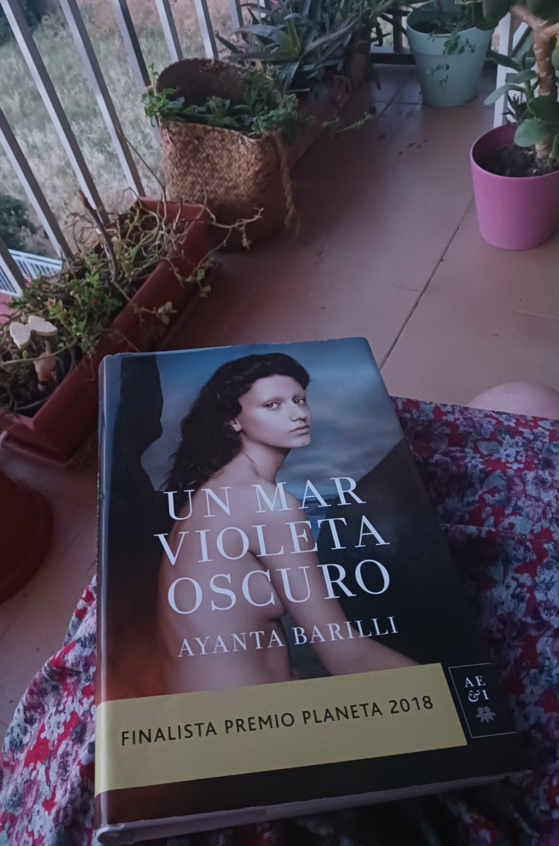 lachicaderayas's tweet photo. 39_Intima,desgarradora s/la memoria+las relaciones tóxicas
A traves d cartas+recuerdos
3generaciones d mujeres marcadas x loshombres+la enfermedad,el dolor,los traumasheredados,buscan romper con 1destino d sumisión
Pasajes tristes,d gran crudeza s/la soledad
[3⭐️]

#Lectura2026 https://t.co/ygzYRqtU0Q