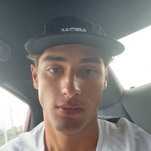 FOUR4WS's tweet photo. i need his cock inside me so bad https://t.co/IAe6pP43it