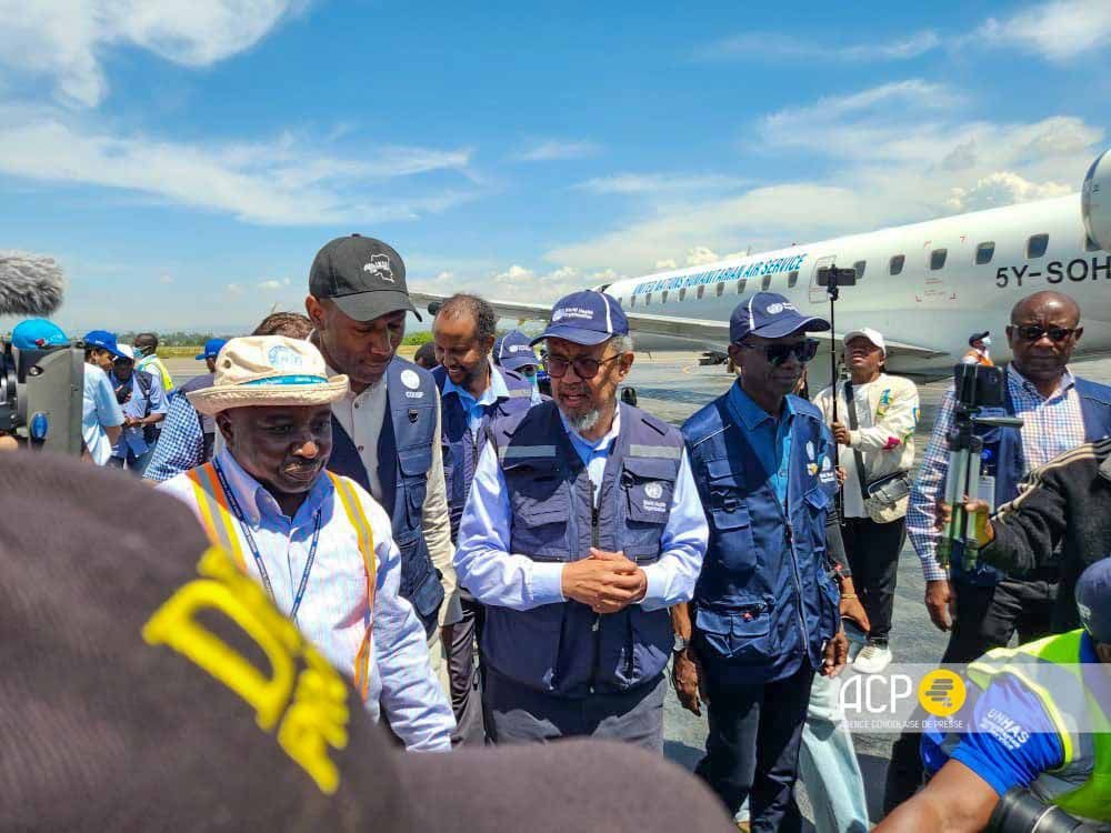 UniversTele's tweet photo. Le Directeur Général de l'Organisation mondiale de la santé (#OMS) Dr Tedros Adhanom, est arrivé  samedi en début d’après-midi à #Bunia, dans la province de l'#Ituri, épicentre de la 17eme épidémie d'#Ebola, dans le nord-est de la République démocratique du Congo, pour toucher du doigt les réalités sur le terrain et l'organisation de la riposte contre cette épidémie.