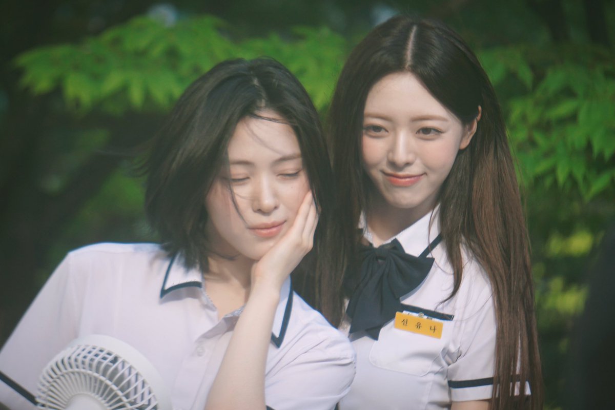 randomlove533's tweet photo. 260530 

#있지 #류진 #유나
#RYUJIN #YUNA #ITZY https://t.co/MDLLMcAPdC