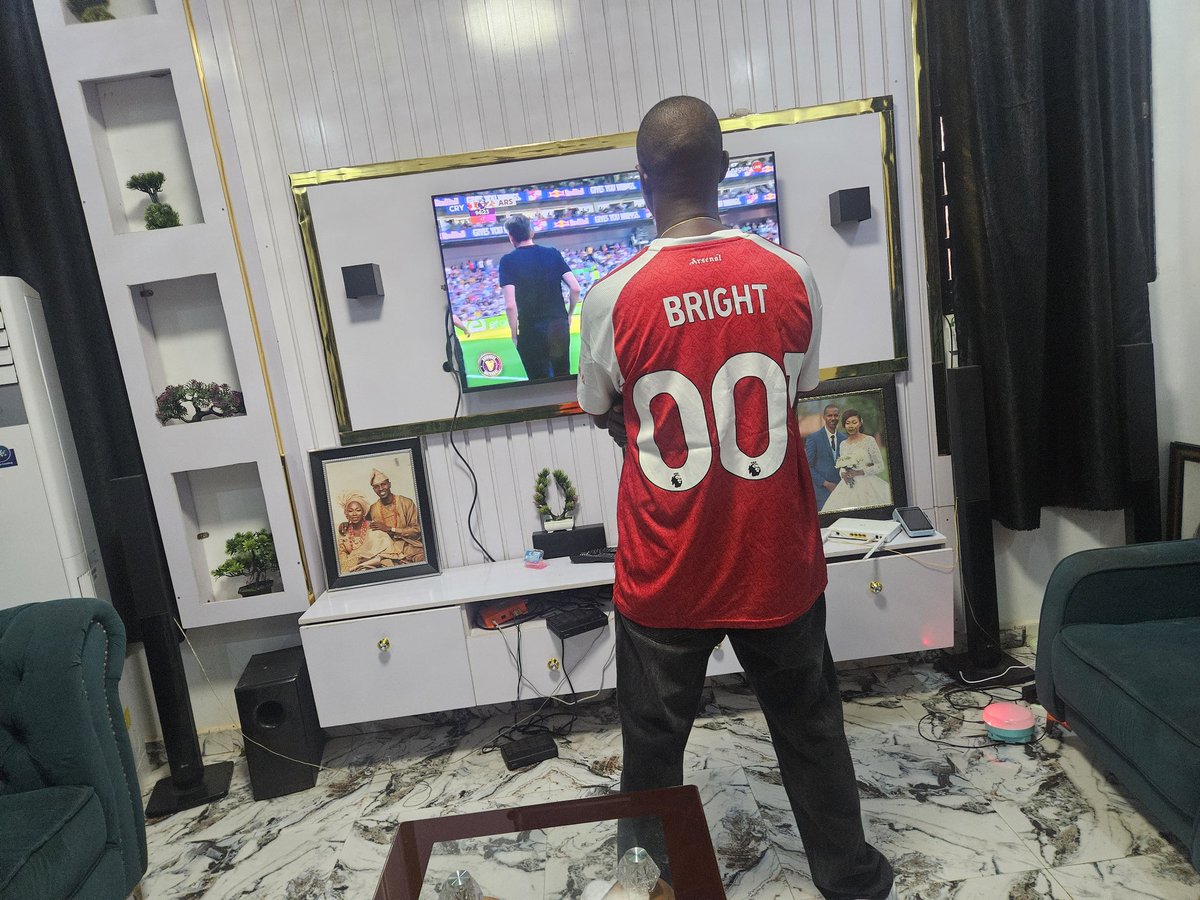 Brightgoldenboy's tweet photo. Then good part about today's Arsenal match is that, we are playing without pressure, win all loose, we are still champions. The champions league for now is just a bonus. Go Arsenal. https://t.co/MJUgGH8JXF
