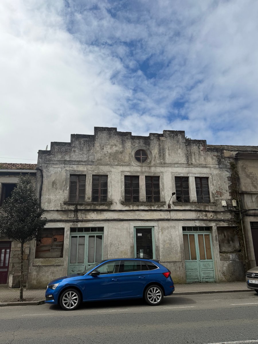JavierCainzos's tweet photo. 📢 ¡Máis espazos para a veciñanza de TEIXEIRO! 🏡✨
🗺️ Imos comprar?
👉 Parcela e edificacións do antigo Restaurante Casa Miraz. 285.000 euros. 
👉Parcela e local do antigo Cine. 45.000 euros. @
Por un importe total de 330.000 euros. https://t.co/AwXfXYQG08