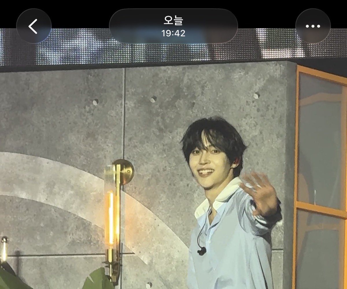 유움 tweet media