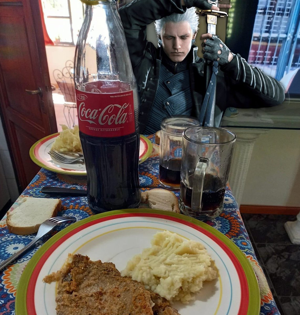 agustinititaaa's tweet photo. - maaa, vergil quiere otra milanesa
- SÍ SEÑORA. HACE AÑOS NO COMO. TRAIGAME VEINTE MILANESAS.

cortesía de @mushybr4in obviamente! https://t.co/aO36qB3Nt3