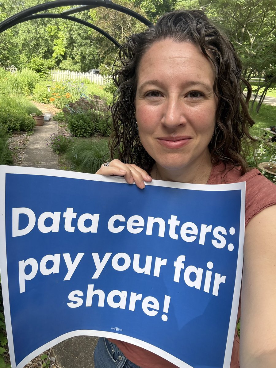 akpankau's tweet photo. Headed to Springfield this morning for #POWERActLobbyDay! 📣 I’m joining advocates from across IL to urge lawmakers to pass the POWER Act to hold data centers accountable and protect our water, power, and communities. @ilenviro @ILCleanJobs @PrairieRivers @cubillinois https://t.co/vKoFU4pomi
