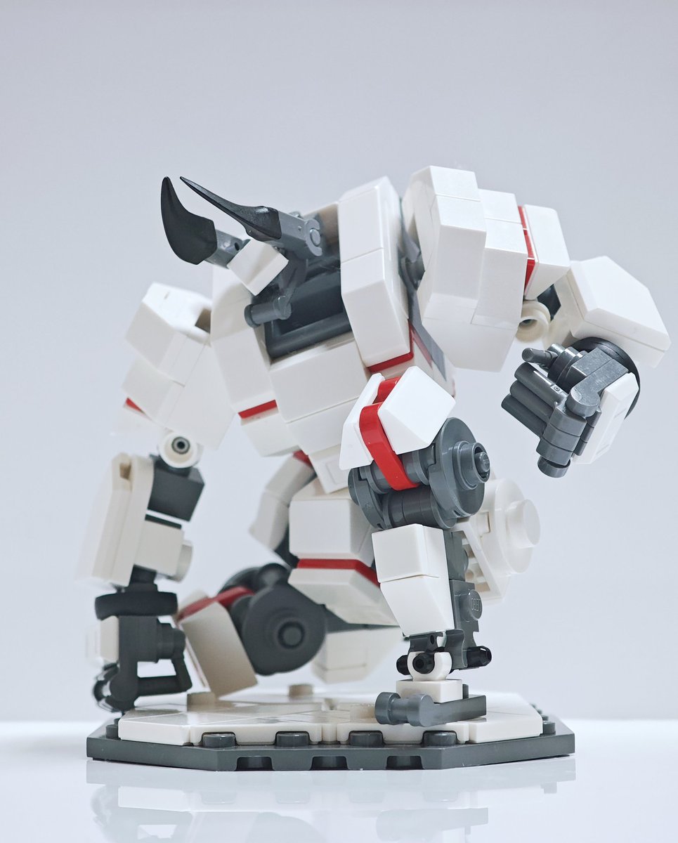 otto02220415's tweet photo. レゴロボで初めて挿し色入れてみたけど挿し色ムズいな🤖

#レゴ
#レゴロボ
#LEGO
#lego
#legomech https://t.co/t2cWHG5F3s