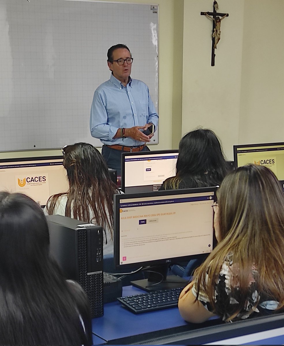 Caces_Ec's tweet photo. Diego Pérez, presidente (s) del #CACES, constató el inicio de la jornada del #EHEP de Medicina, que se desarrolla a escala nacional. 

Este proceso contribuye al aseguramiento de la calidad y al fortalecimiento del ejercicio profesional. https://t.co/7nAPcCV141