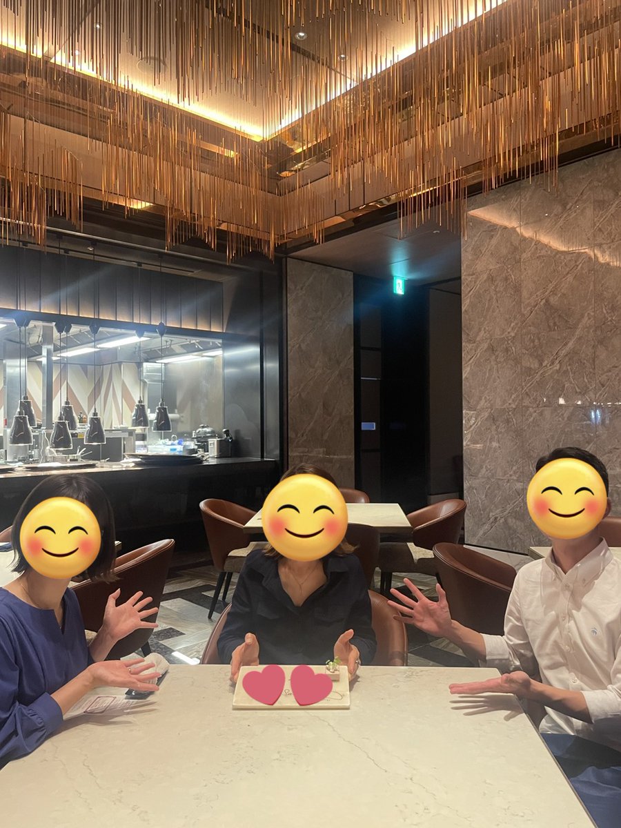 aaburasobaa's tweet photo. 本日は毎年恒例の母のお誕生日観劇会&amp;お誕生日ディナーでした🎂
今年はmesmTOKYOさんにあるChef’s Theatreさんお邪魔しました。
BTTF後の観劇トークとともに、美味しい料理とお酒を…😋
また来年もやりましょう🍻
#劇団四季BTTF https://t.co/bb1hL1l6Pt