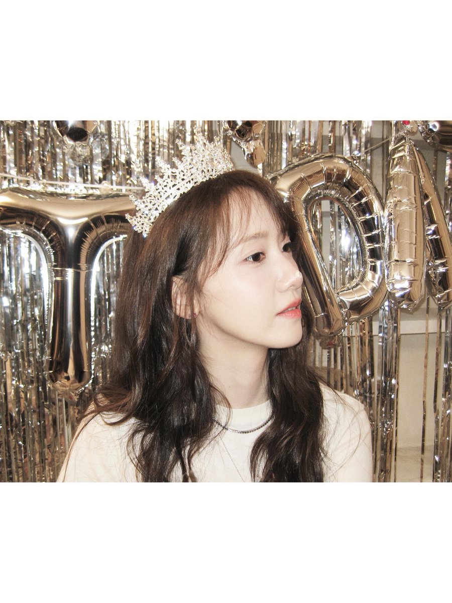 SNSD_0805's tweet photo. [INSTAGRAM] yoona__lim:

올해도 행복한 생일이었다 🥳

https://t.co/7rqz8LAVk5 https://t.co/Us2OOVarLo