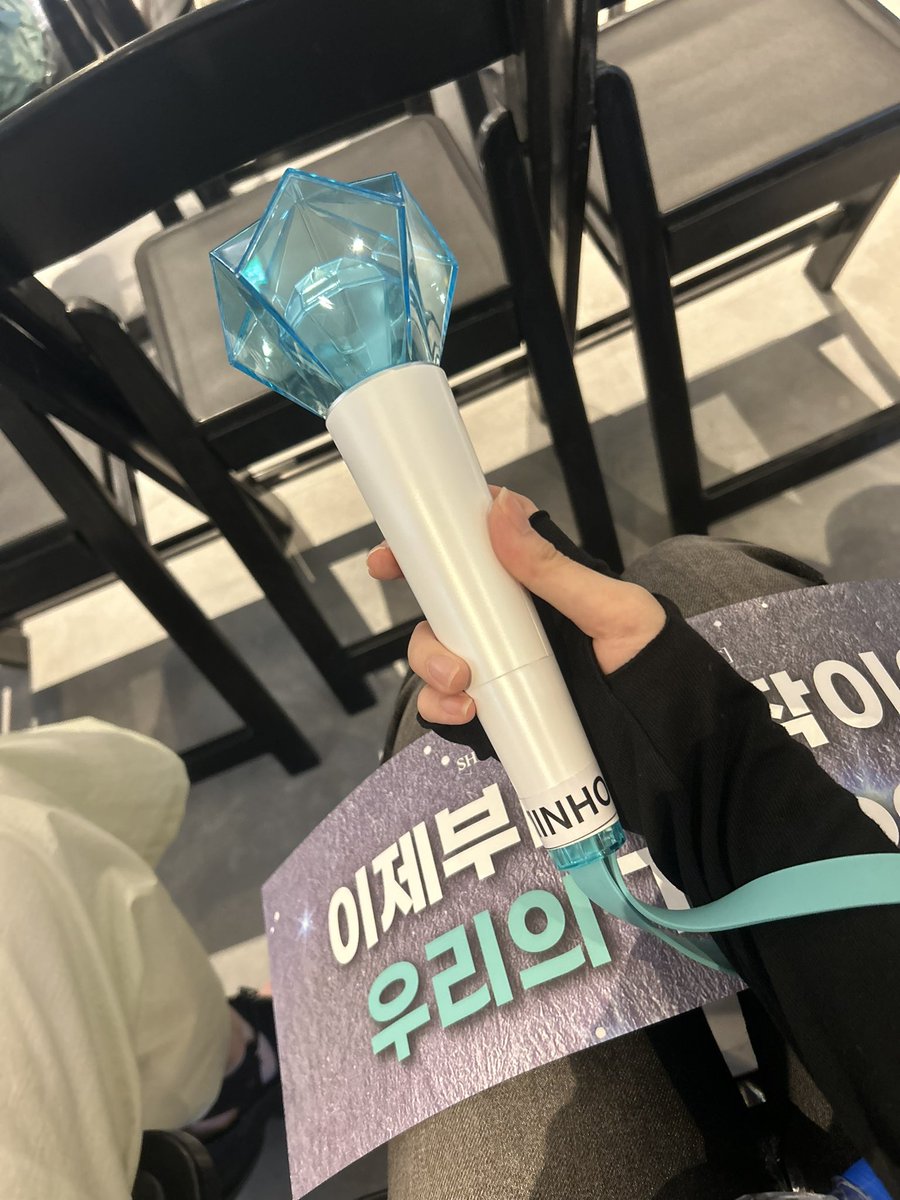X_XJOYchan's tweet photo. 민호님 초대로 공연 보게 되었습니다…♡
감사합니다🥺🥺

@SHINee 
#SHINee #샤이니
#2026샤이니월드VIII #THE_INVERT
#2026_SHINeeWORLD_VIII_THE_INVERT https://t.co/InEzjiawYt