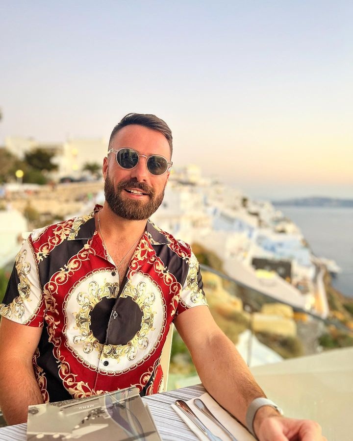 AdonisHoliday's tweet photo. Greece Gay Daddy Tour - Athens, Santorini &amp; Naxos
https://t.co/rxWaOCQ7Nb

Embark on an unforgettable 7-day journey through Greece’s most captivating destinations. From the historic charm of Athens to the breathtaking beauty of Santorini and the rich culture of Naxos, this advent https://t.co/e8ZSYz1hS0