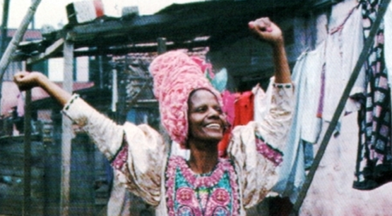 AcervoVerdeRosa's tweet photo. Neide Gomes Santana, a nossa eterna Neide da Mangueira, é a maior porta-bandeira da história da Mangueira.

Nesta thread, conheça um pouco mais sobre a trajetória dessa mulher que marcou para sempre a história da Mangueira e do carnaval brasileiro.

Segue o fio... 🧶 https://t.co/a3lpHd5Fnx