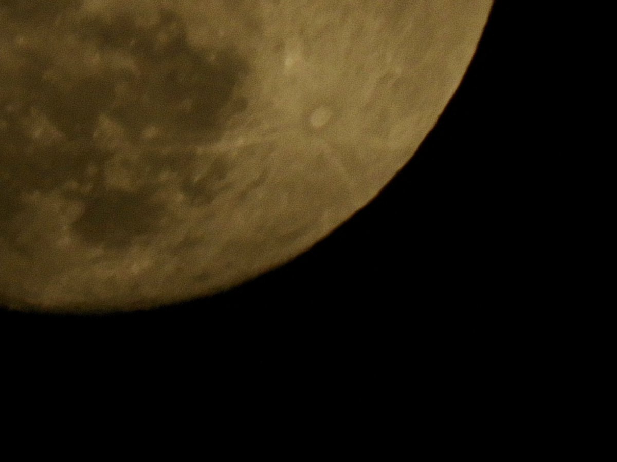 Trekin's tweet photo. Cool moon pictures my son took last night. https://t.co/WnDxQSrYUB