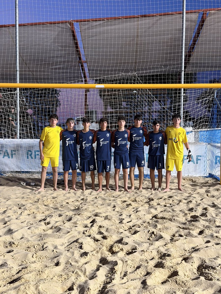 InterJaen's tweet photo. 🏝️⚽️Nuestros jugadores cadetes Javi López, Pablo Molino, Raúl Rodríguez, Darío García, Francisco Marchal, Darío Osuna, Juan Navas y Unai Cañada están disputando el Campeonato de Andalucía de Selecciones Provinciales

Enhorabuena chicos, a disfrutar de la experiencia 💪🏻 https://t.co/ApZWZSJCmk