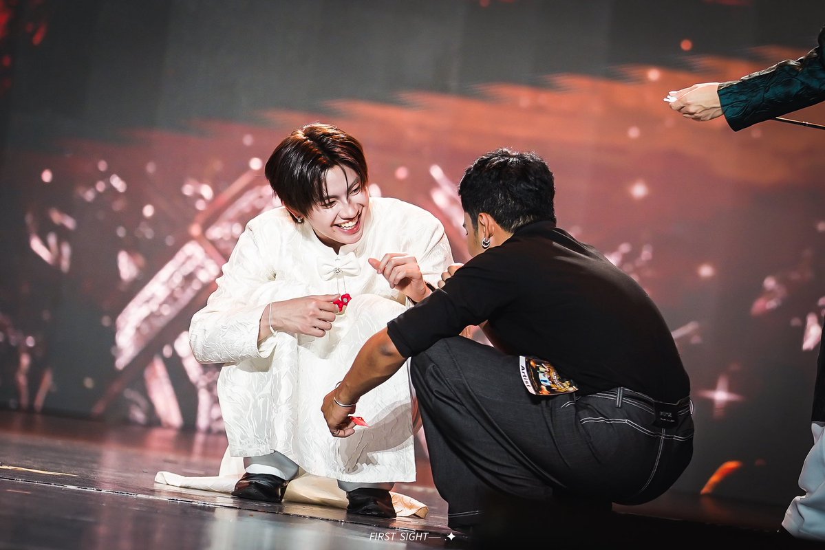 𝘍𝘐𝘙𝘚𝘛 𝘚𝘐𝘎𝘏𝘛── .✦ tweet media