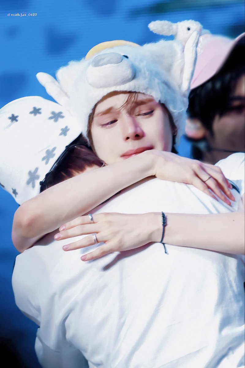 dearestjustiin's tweet photo. The journey you have walked will surely bring you fruitful result, one day you will cry tears of happiness on your debut day and we will always be there to witness it all🫂 🤍🩷🤍🩷 https://t.co/FESFxJAglm