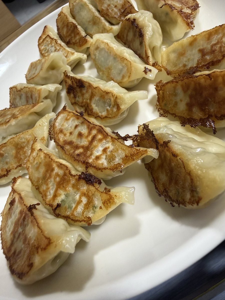 shaba0917's tweet photo. 餃子パーティからのタルト！ https://t.co/Zt78cfOA8b
