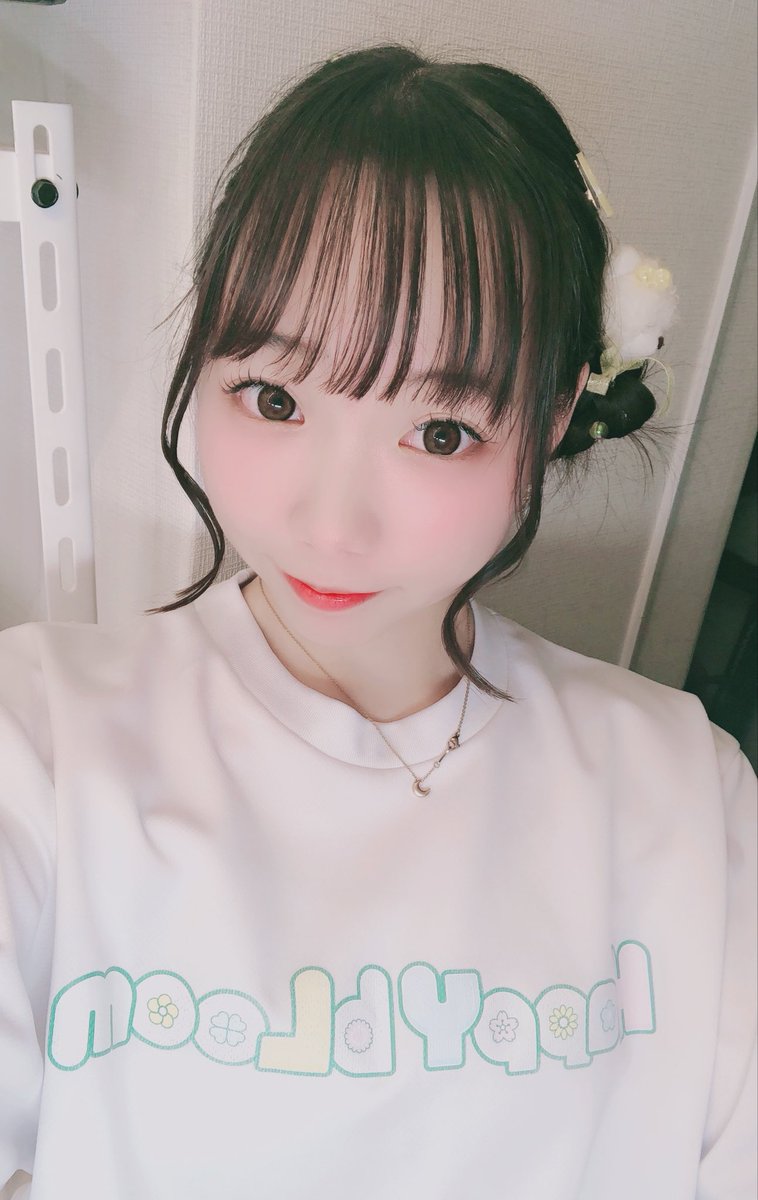 hapibl_luna's tweet photo. 本日、はぴぶる劇場にてライブ
ありがとうございました💐

はぴぶるLASTライブ 昼の部・夜の部
とてもとても楽しかった( *´﹀` *)💭⸒⸒︎
昼の部も夜の部もアイドルさんたちやお客さんたちからの愛をたくさん感じられて嬉しかったです💛✨

足を運んでくて、笑顔を見せてくれて
ありがとうございました🌷