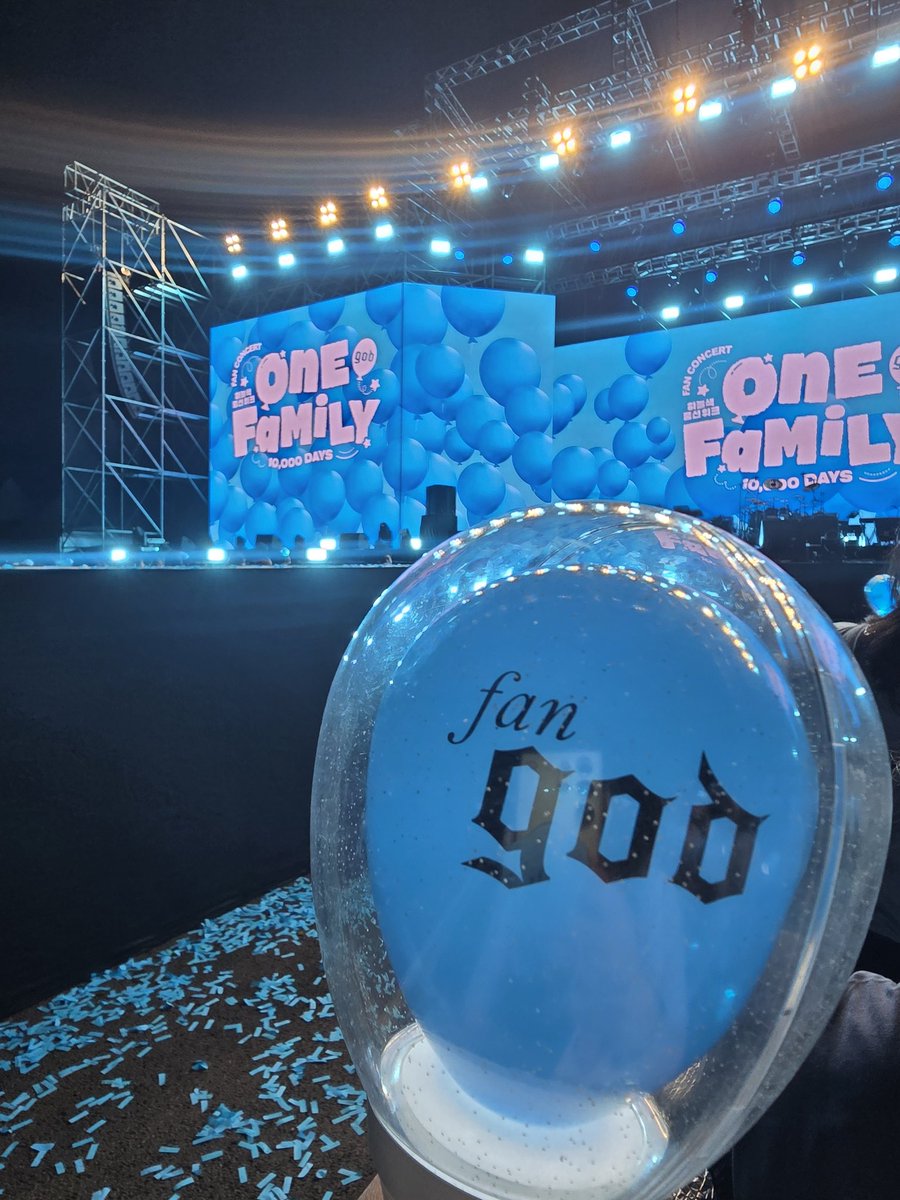 d_ewe_b's tweet photo. 260530 god ONE FAMILY 10000일 팬콘서트 https://t.co/7i4F9El6zt