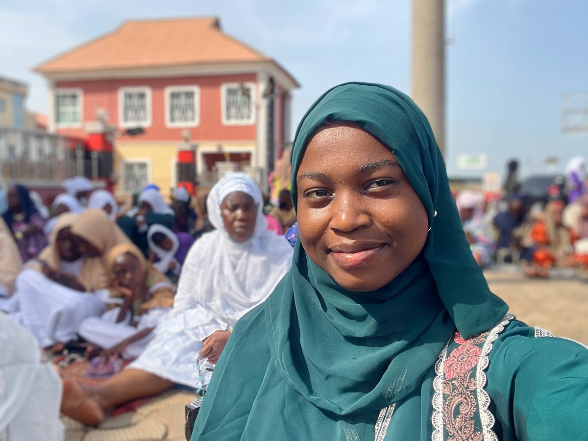 biebii_x's tweet photo. Better late than never… Eid Mubarak 🌿💚 https://t.co/ecNeJQ6lfk