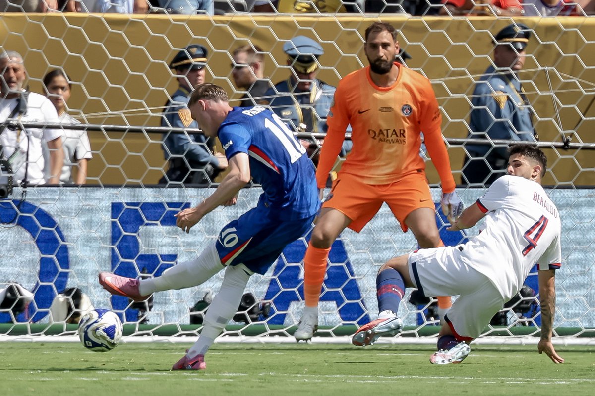 AdriCF7's tweet photo. Así se gana una final de Champions por penales
Asi se gana una final de Champions con gol de Havertz
Asi se le gana una final al PSG
Asi el Chelsea le ganó al Arsenal una final europea https://t.co/QFFmBoCWKU