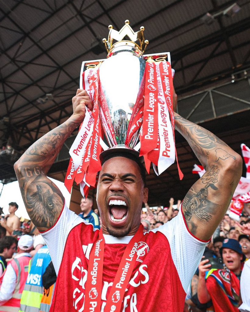 MaamaSmart's tweet photo. @Arsenal #Arsenal am proud of you and the team, Keep your head up https://t.co/33A2QHwYBu