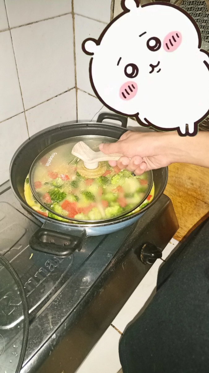 cheenamons's tweet photo. bro cook i yap and cling 😉 https://t.co/qEdYrBWMv5
